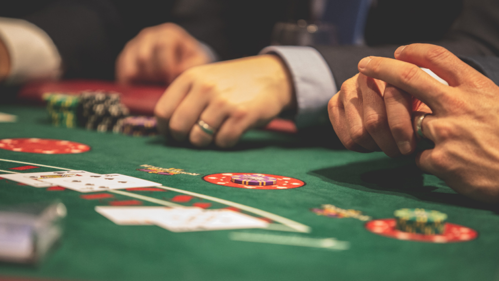 Лучшие комбинации в покере: как выигрывать больше